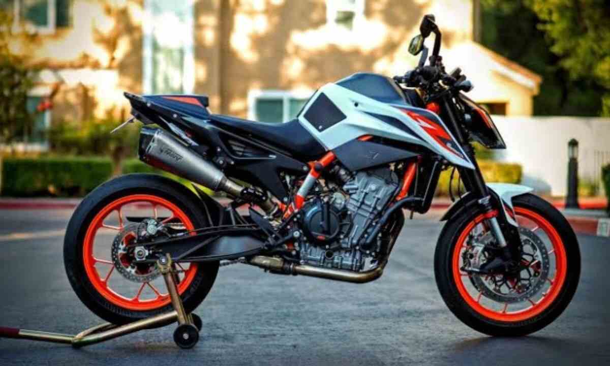 Bullet Vs KTM में से कौन सी बाइक ज्यादा दमदार है?